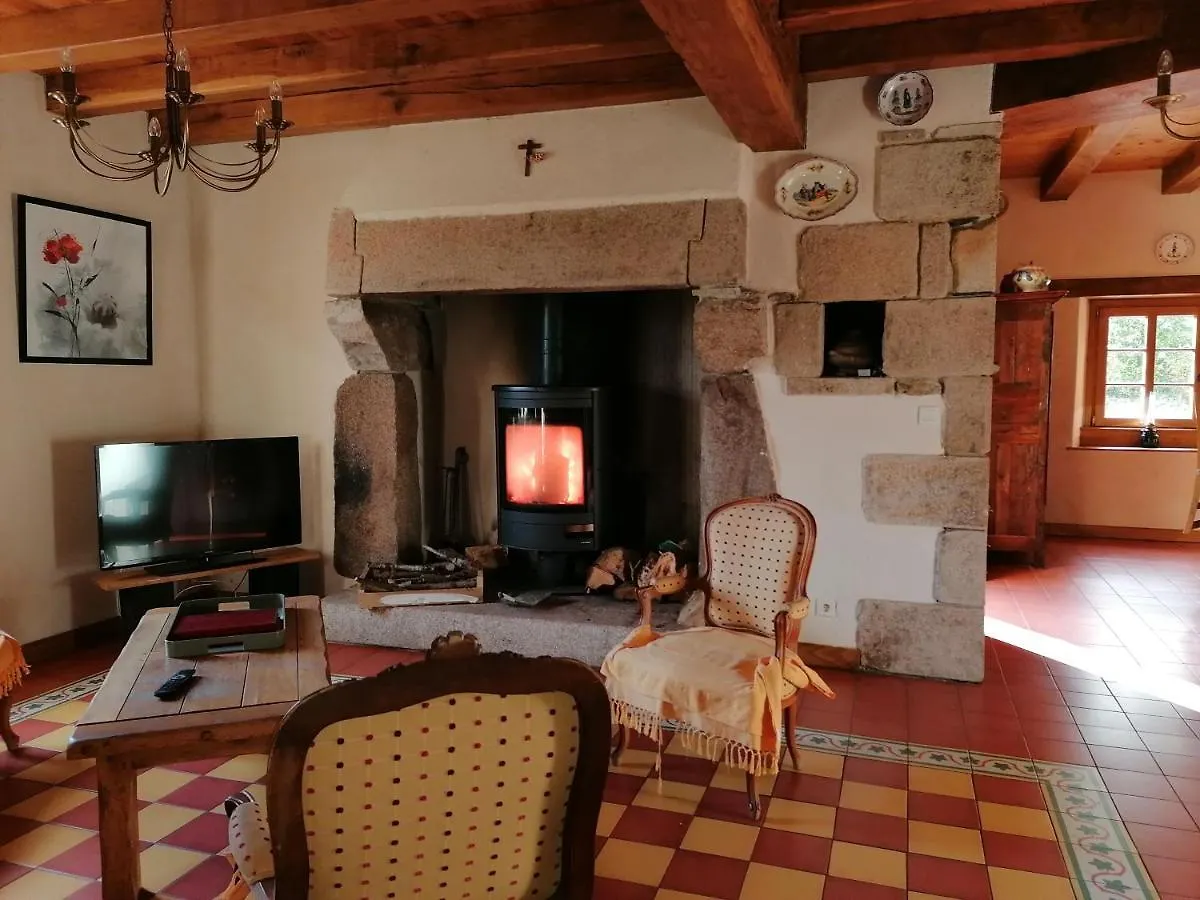 Holiday home Gite De Kerlouerien Botsorhel Villa